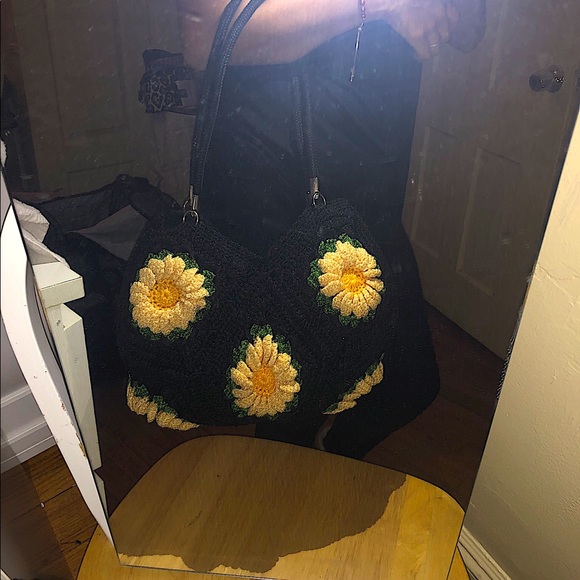 Flowery Handbag - Picture 3 of 3